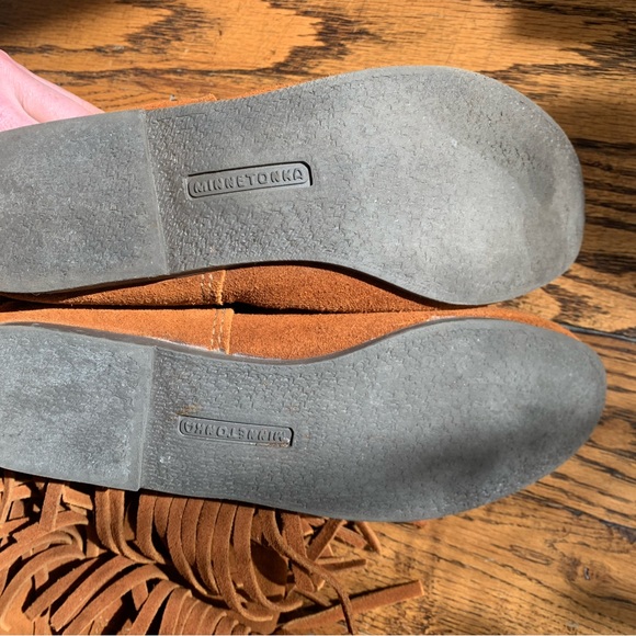 Minnetonka 3 layer pull-on fringe boots - Picture 6 of 8